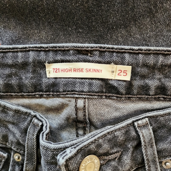 Levi's 721 High Rise Distressed Skinny Jeans - Picture 5 of 8